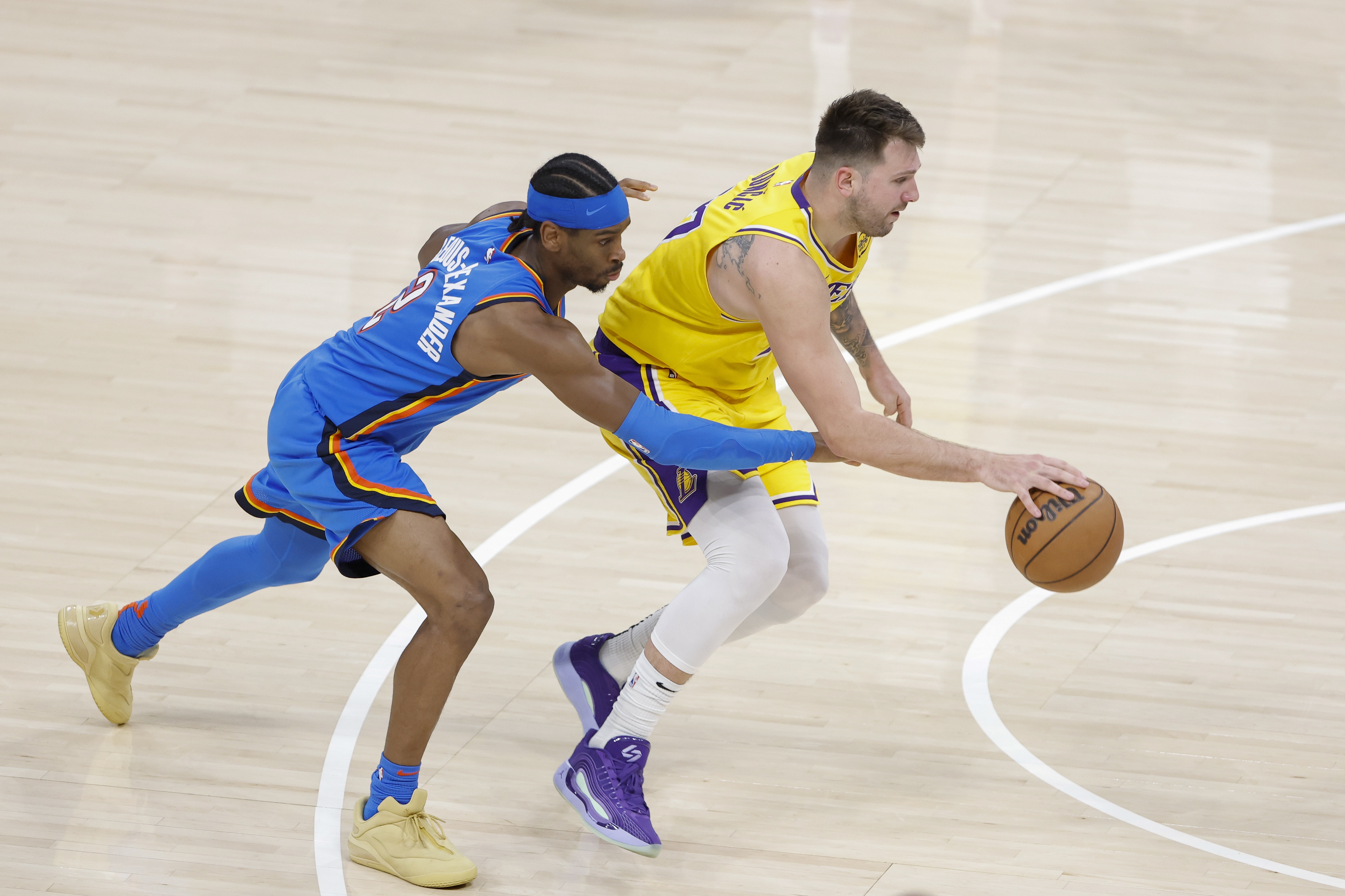 无詹杜库!记者提交全明星首发投票:西部为东亚约华文