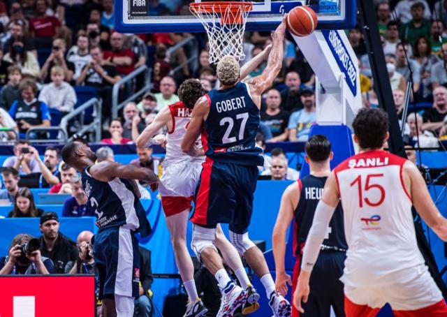 开云直播-【欧锦赛八强前瞻】波兰阻击东契奇 法国迎战意大利