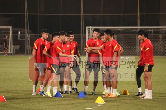 开云平台-U19国青连续两天放松调整 安东尼奥观战沙马之战