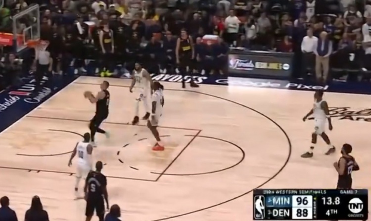 开云平台-你也干过？24年掘金抢七不敌森林狼 G7大局已定约基奇读秒上篮