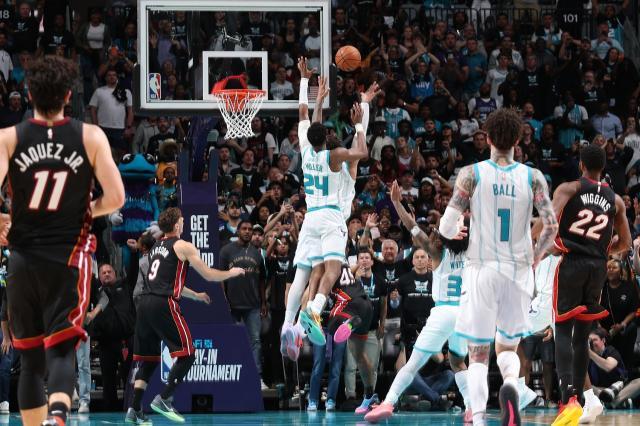 开云体育-跌宕的剧情与极致个人英雄主义!真正的NBA回来了